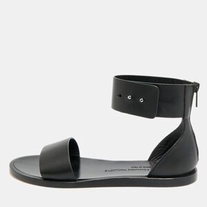 Common Projects Track Classic Size 37 Black Leather Ankle Strap Flat Sandals